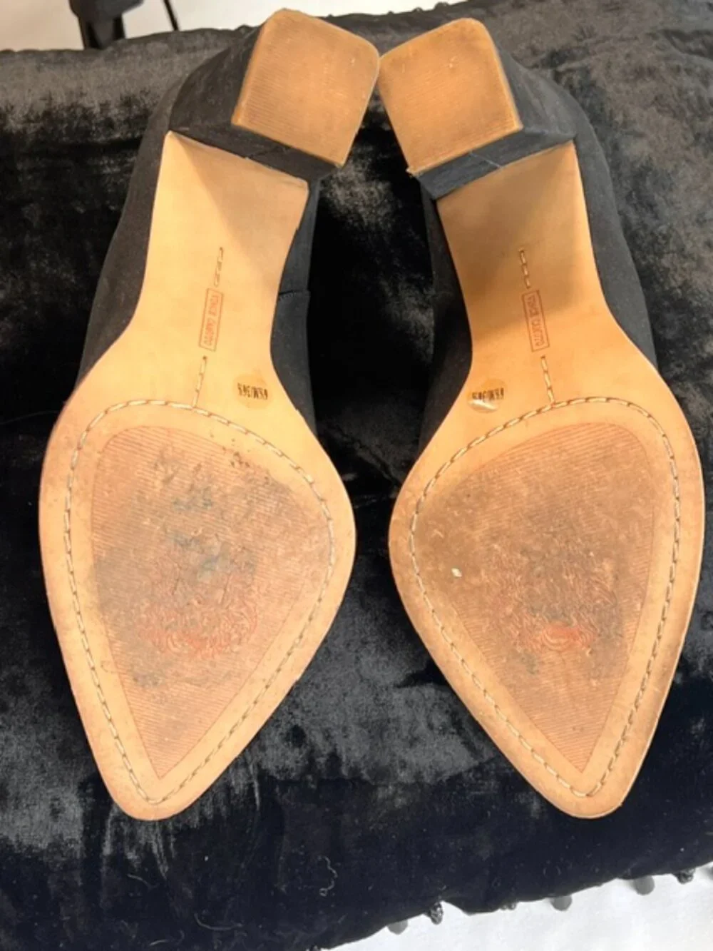 Vince Camuto Suede Cut Out High Heel Pump Sz 6.5 - Picture 10 of 13